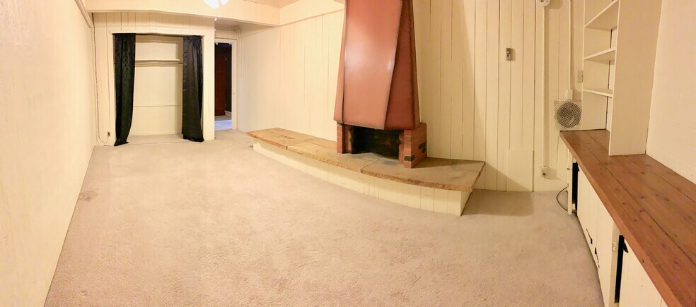 Building Photo - 2740 University Ave