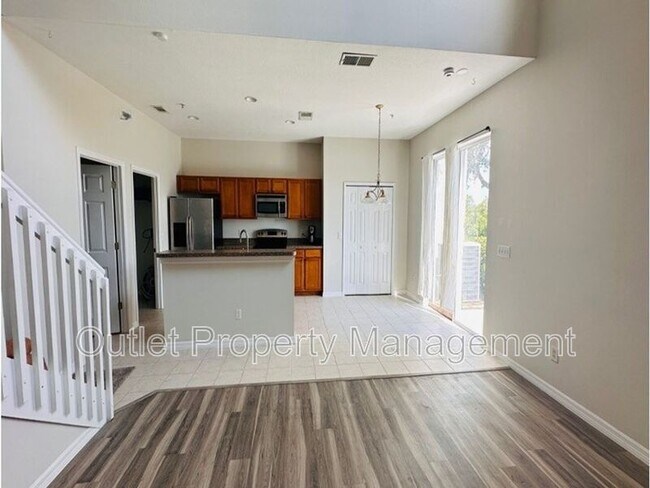 Building Photo - 6114 Chapledale Dr