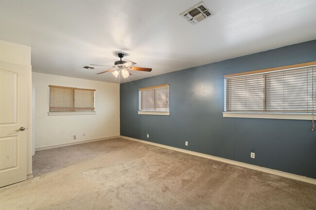 Building Photo - 105 Delmar Ln