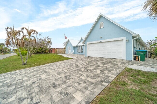 Building Photo - 4BR/2.5BA in gorgeous Melbourne Beach!