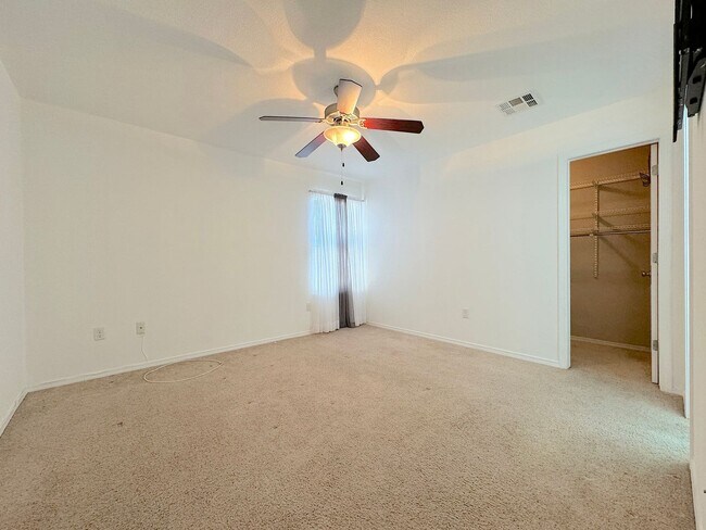 Building Photo - Northeast El Paso 3 Bed Refrig A/C