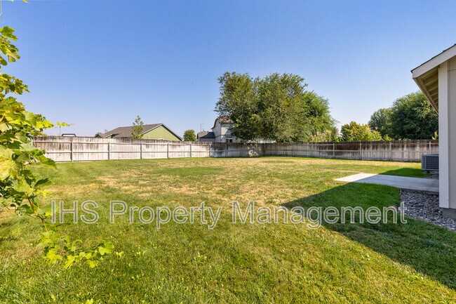 Building Photo - 5204 Desert Dove Loop