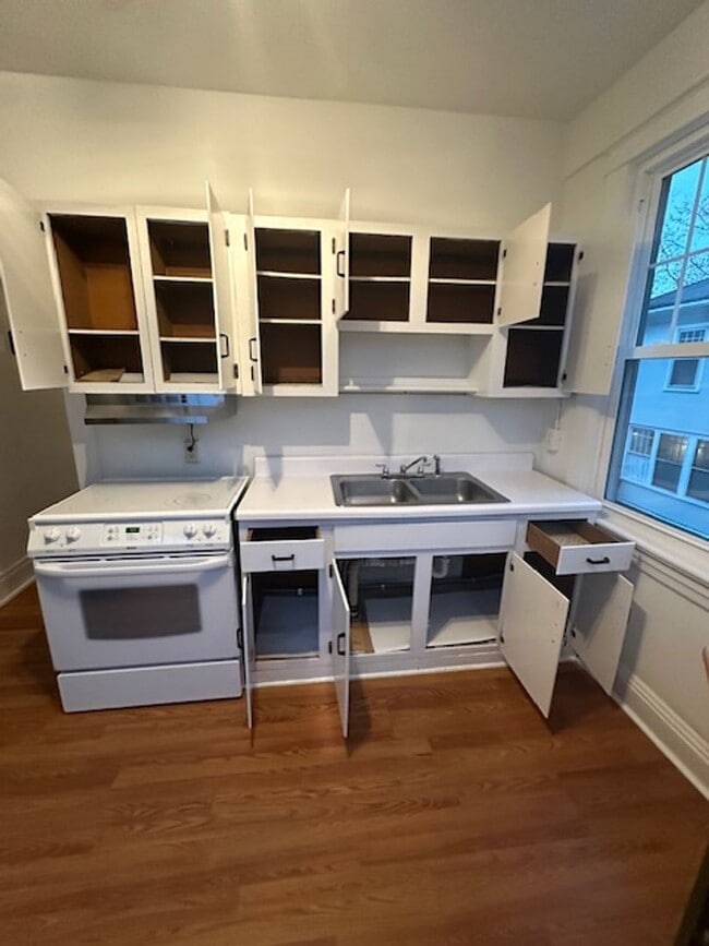 Building Photo - 2209 Rivermont Ave