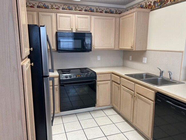 Building Photo - 6206 Summerhill Pl