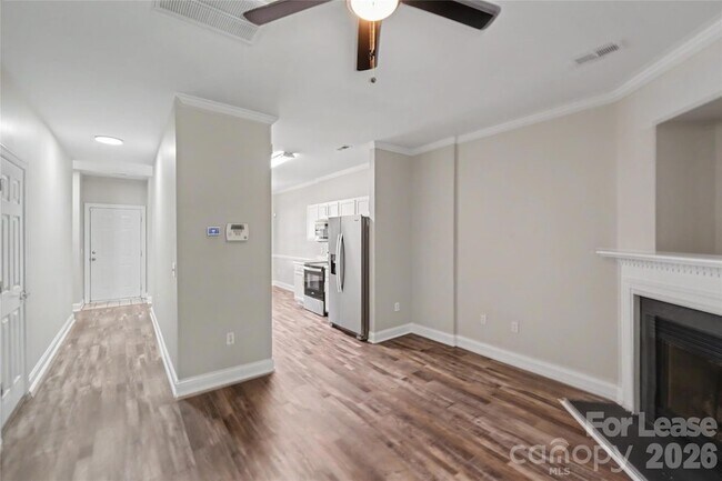 Building Photo - 2120 Sardony Ln