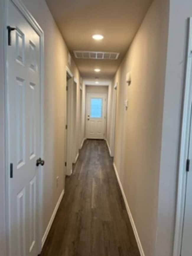 Building Photo - BRAND NEW HOME!