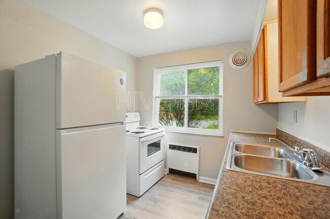 Building Photo - 3926 E Gatewood Ln