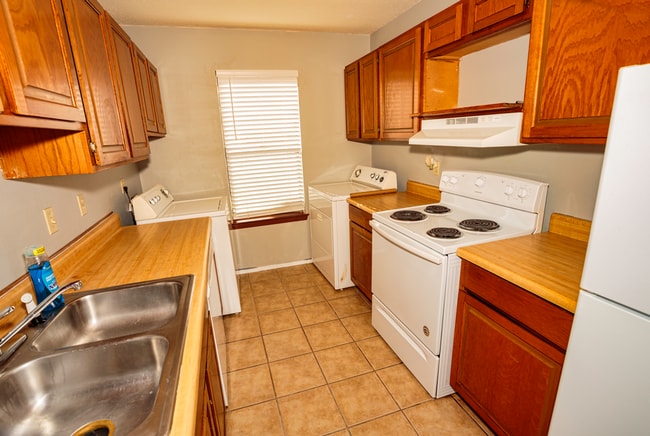 Building Photo - 4133 NE Stallings Dr