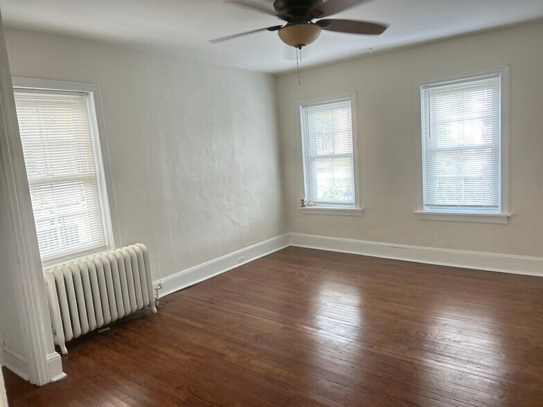 Building Photo - 38 Harvey St