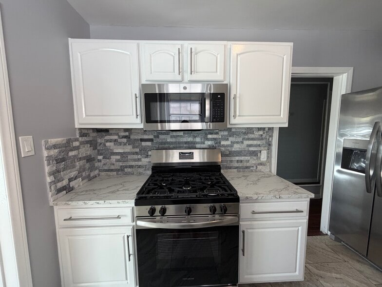 Building Photo - 2519 190th St