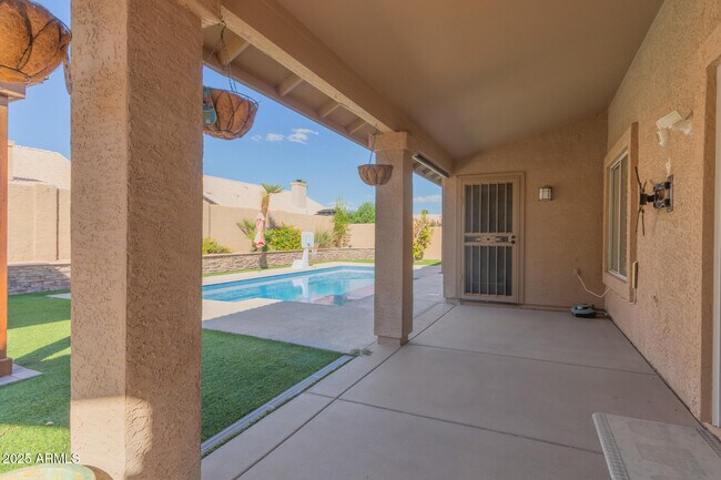 Building Photo - 4308 E Rock Wren Rd