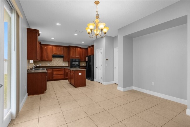 Building Photo - 247 Country Cottage Ln