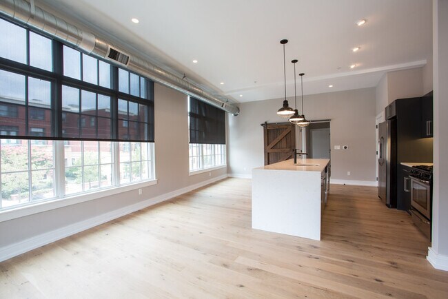 Building Photo - 1720 Fairmount