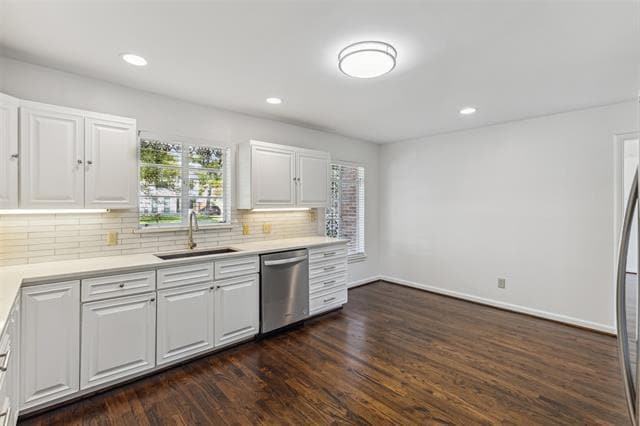 Building Photo - 4421 University Blvd