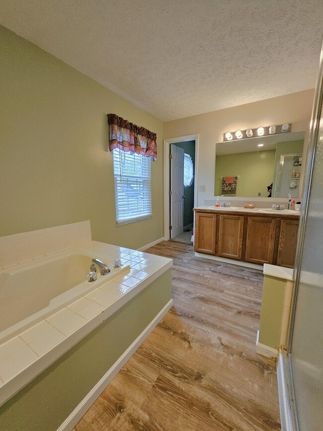 Building Photo - 5429 Bluebell Ct