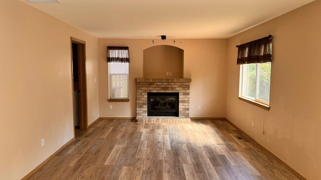 Building Photo - Four Bedroom Home in Kent East Hill