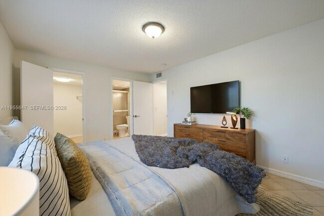 Building Photo - 10001 W Atlantic Blvd