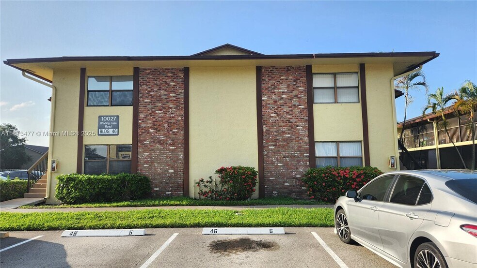 Building Photo - 10027 Winding Lake Rd