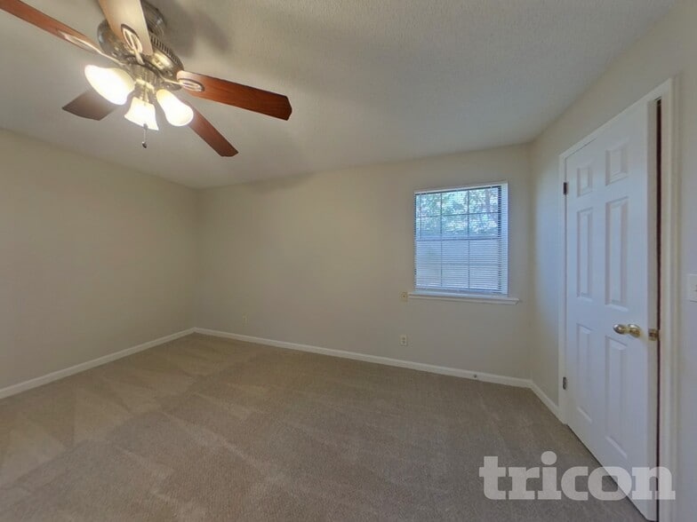 Building Photo - 4807 Alpine Dr SW