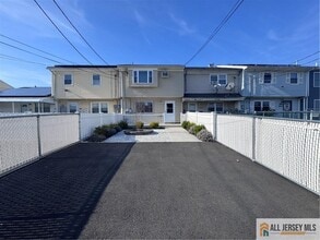 Building Photo - 33 Mercer St