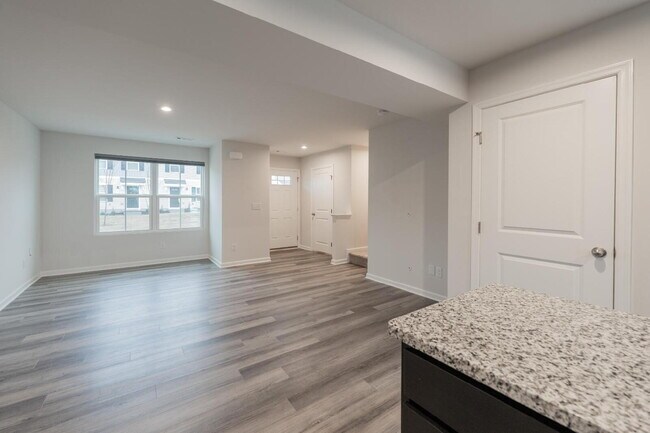 Building Photo - 3 bedroom, 2.5 bathroom townhouse.