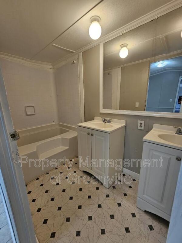 Building Photo - 146 Duncanwood Dr