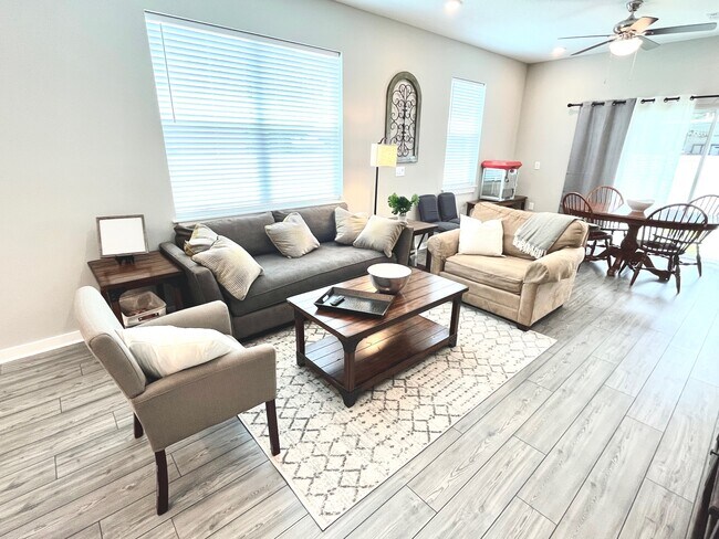 Building Photo - 6307 S Roberts Ave