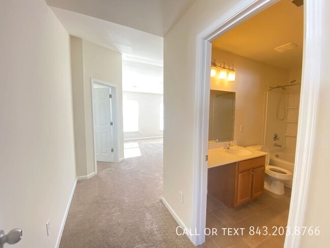 Building Photo - Available Now! Explore this Spacious 3-bed...