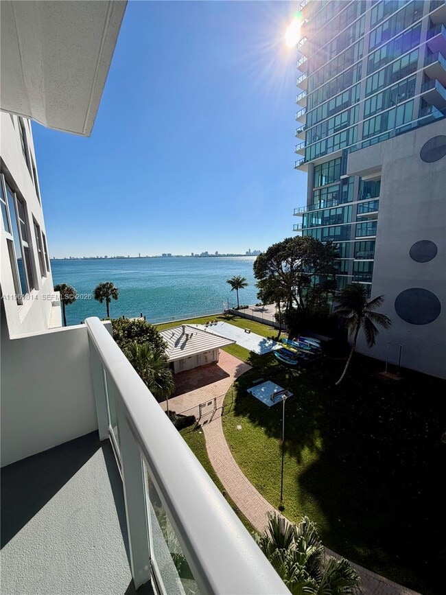 Building Photo - 3301 NE 5th Ave