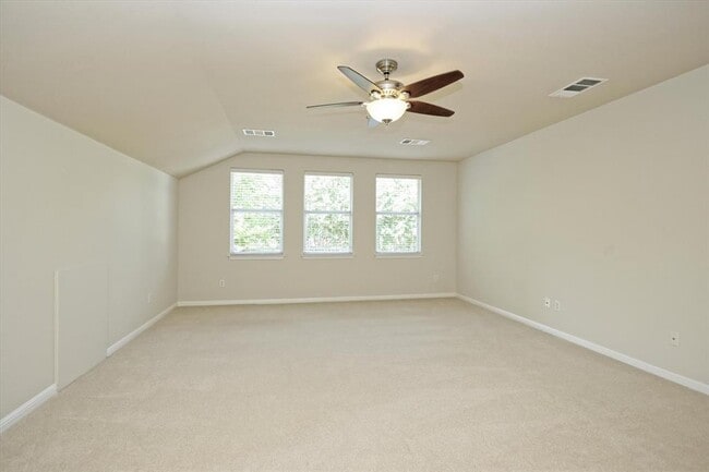 Building Photo - 401 King Eider Ln