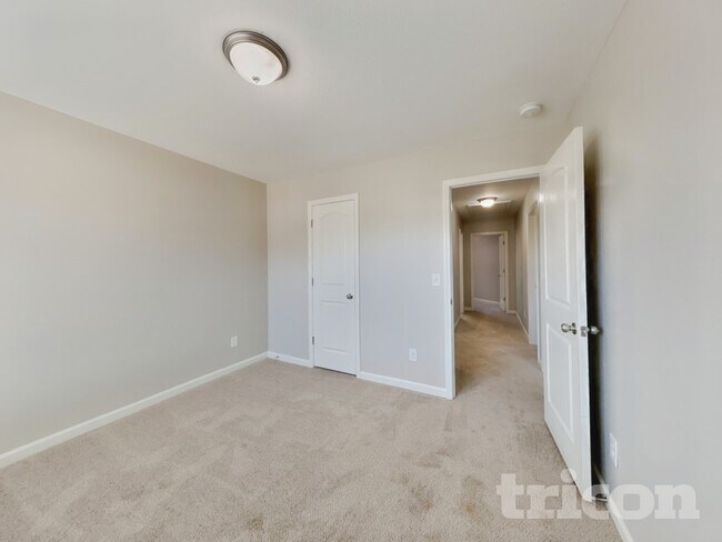 Building Photo - 312 Sequoia Dr