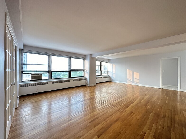 Building Photo - 4180 N Marine Dr