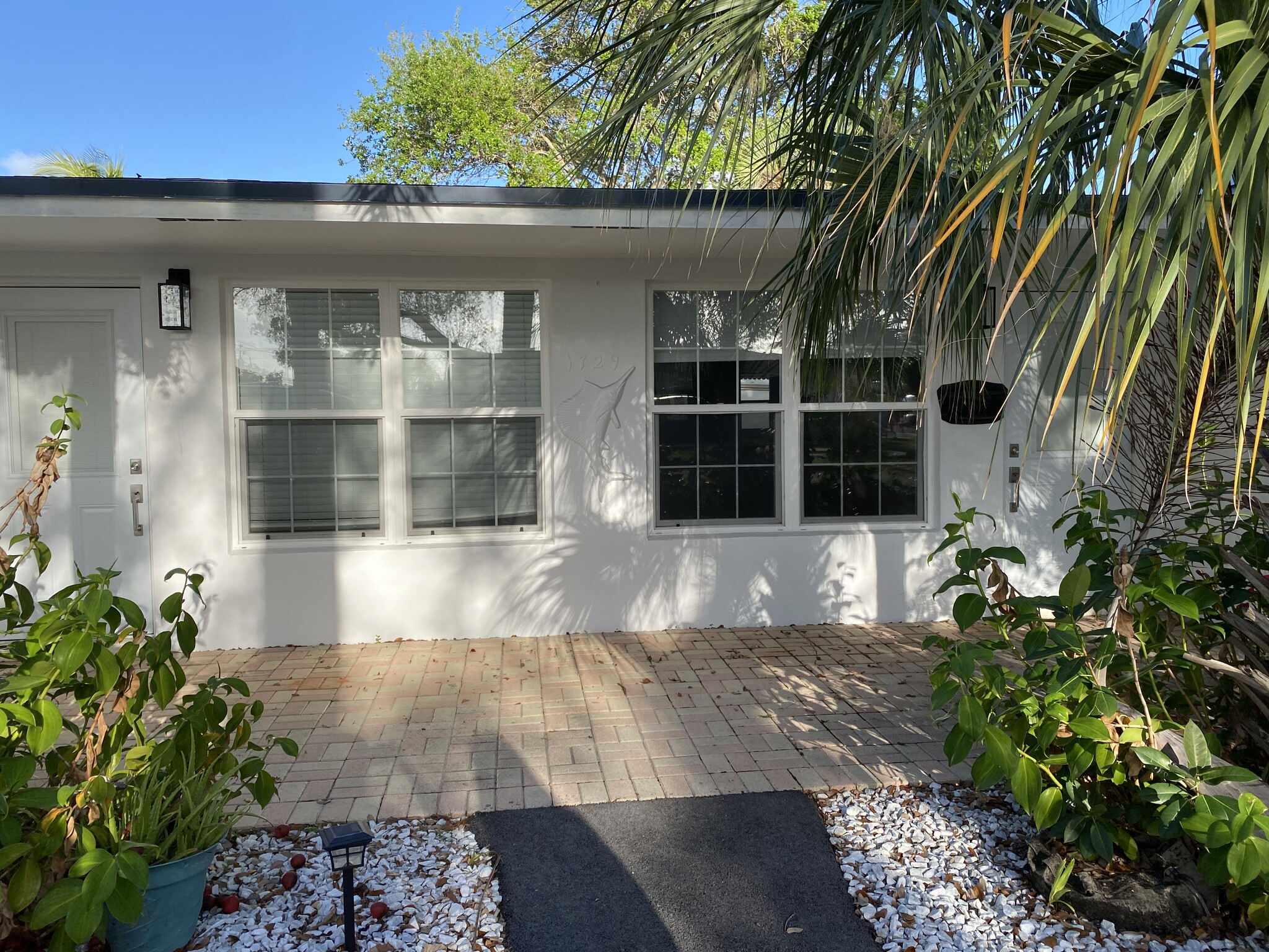 Front View - 1729 N 16th Ct