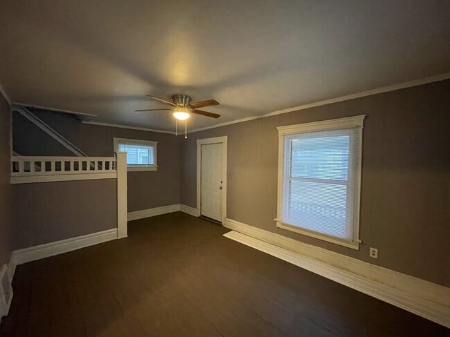 Building Photo - Three bedroom one bathroom home for rent!