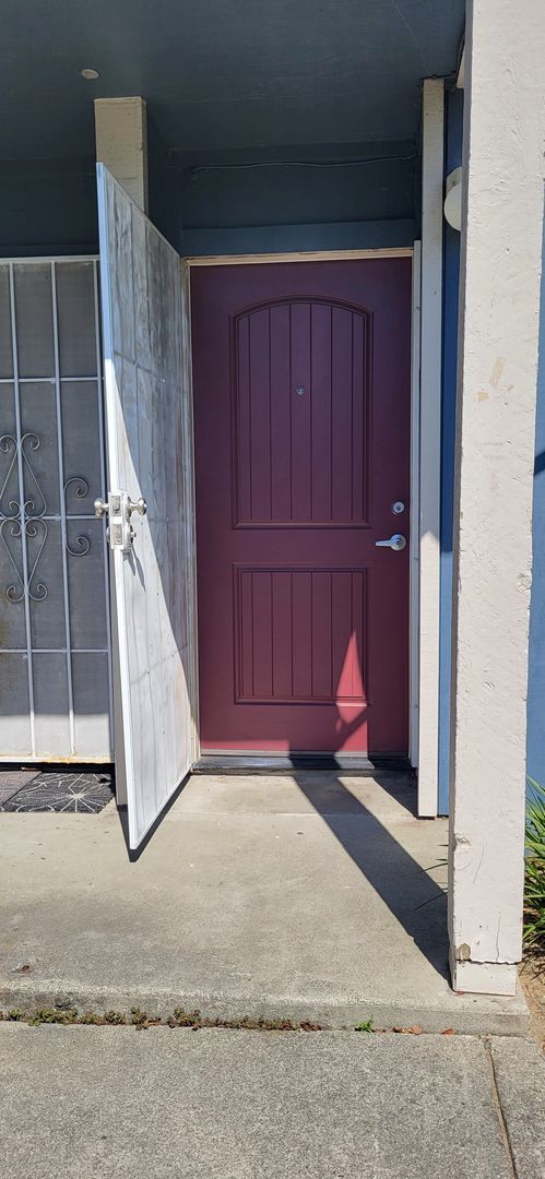 Building Photo - Vallejo Studio available for rent in excellent location over looking Dan Foley Park