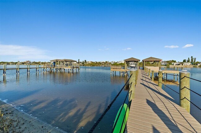 Building Photo - 54 N Riverwalk Dr