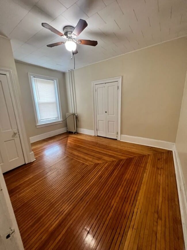 Interior Photo - Fourth and Spring