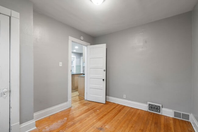 Building Photo - Cramer lower house