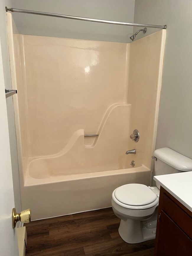 Building Photo - One bedroom apartment for rent near EMU in...