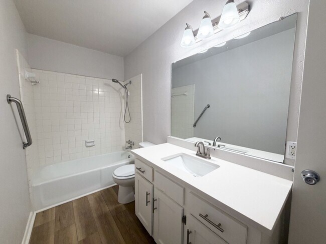 Building Photo - 200 N 23rd St