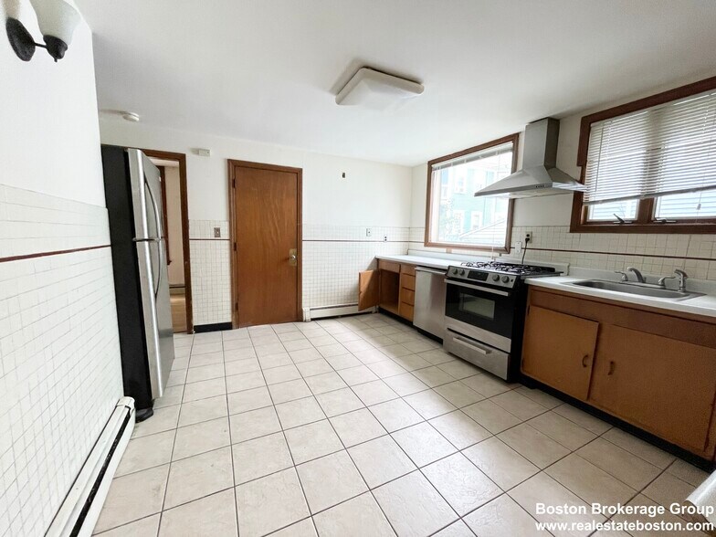 Building Photo - 5 Oswald St