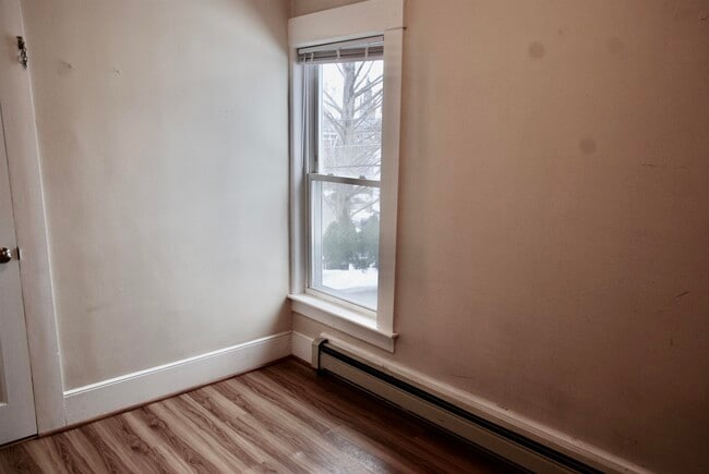 Building Photo - 17 Hanover St