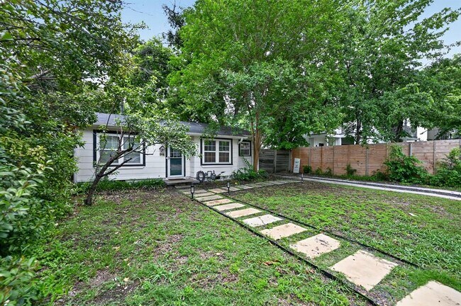 Building Photo - 2705 Stacy Ln