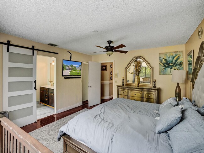 Building Photo - 9610 Dunhill Dr