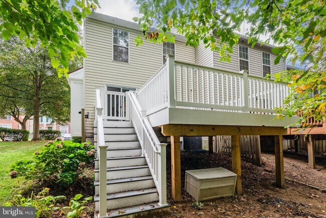 Building Photo - 616 Lions Gate Ln