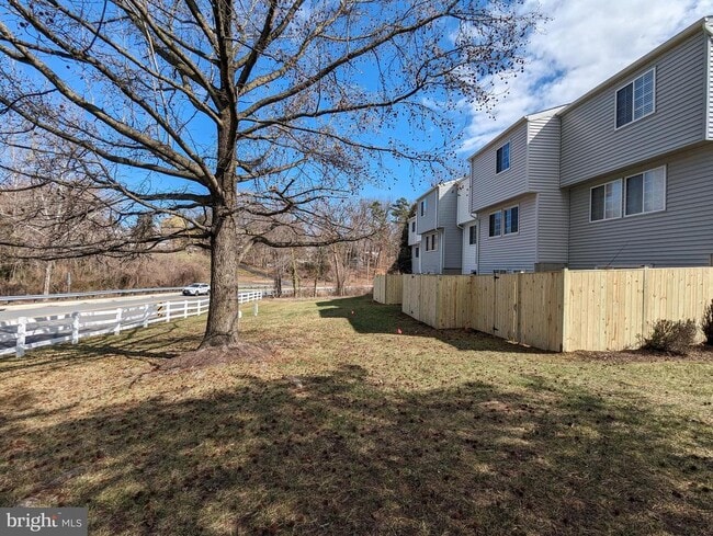 Building Photo - 1680 Thenia Pl