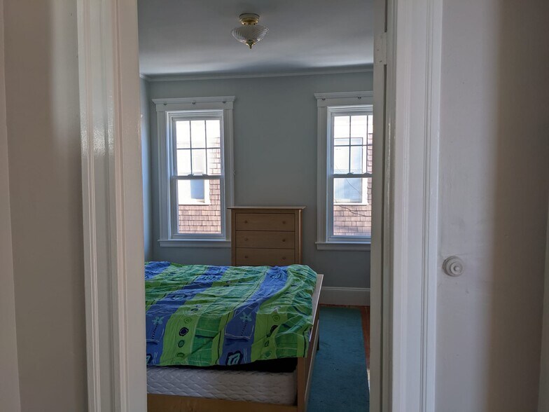 Building Photo - 14 Rice St