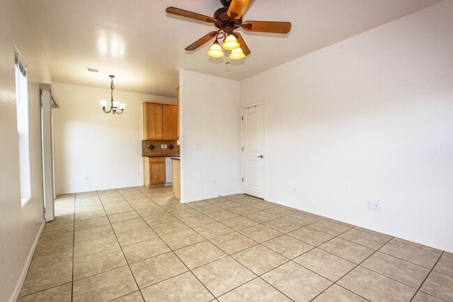 Building Photo - 3 bedroom 2 bath home in Dewey Humboldt -