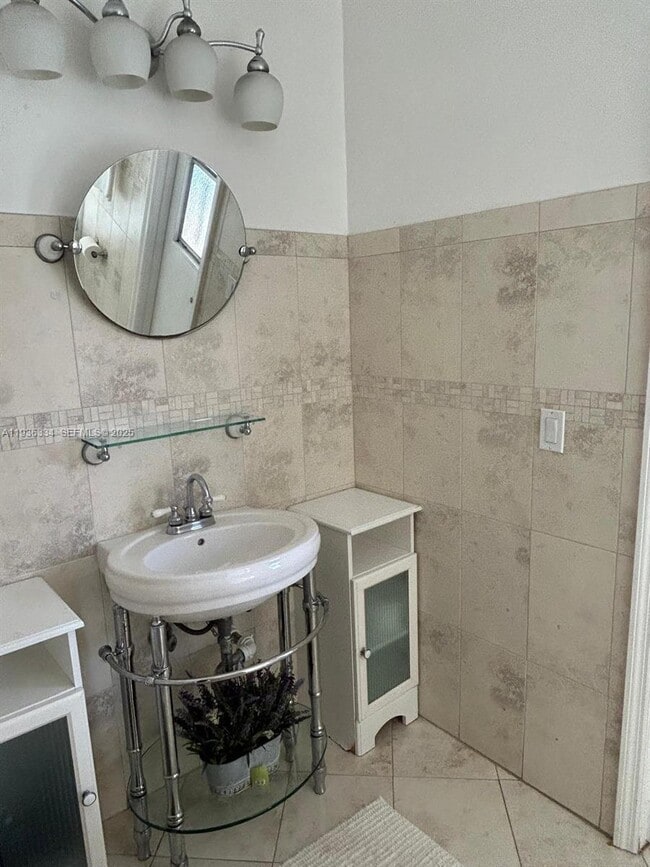 Building Photo - 9248 Shadow Wood Blvd