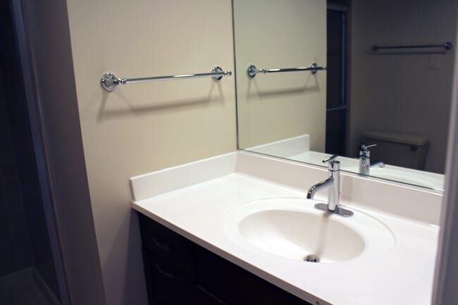 Building Photo - 1301 N Courthouse Rd